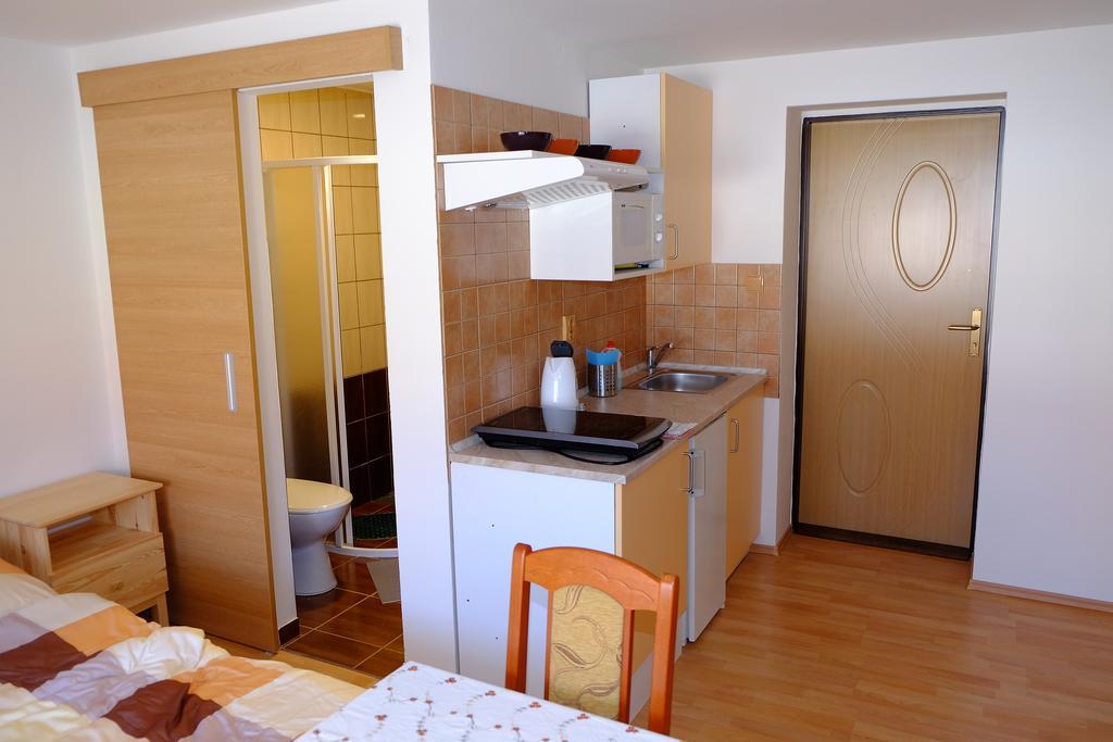 Ubytovani U Maminky Pensionat Lednice Exteriör bild