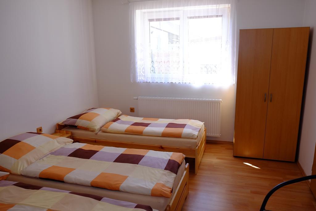 Ubytovani U Maminky Pensionat Lednice Exteriör bild
