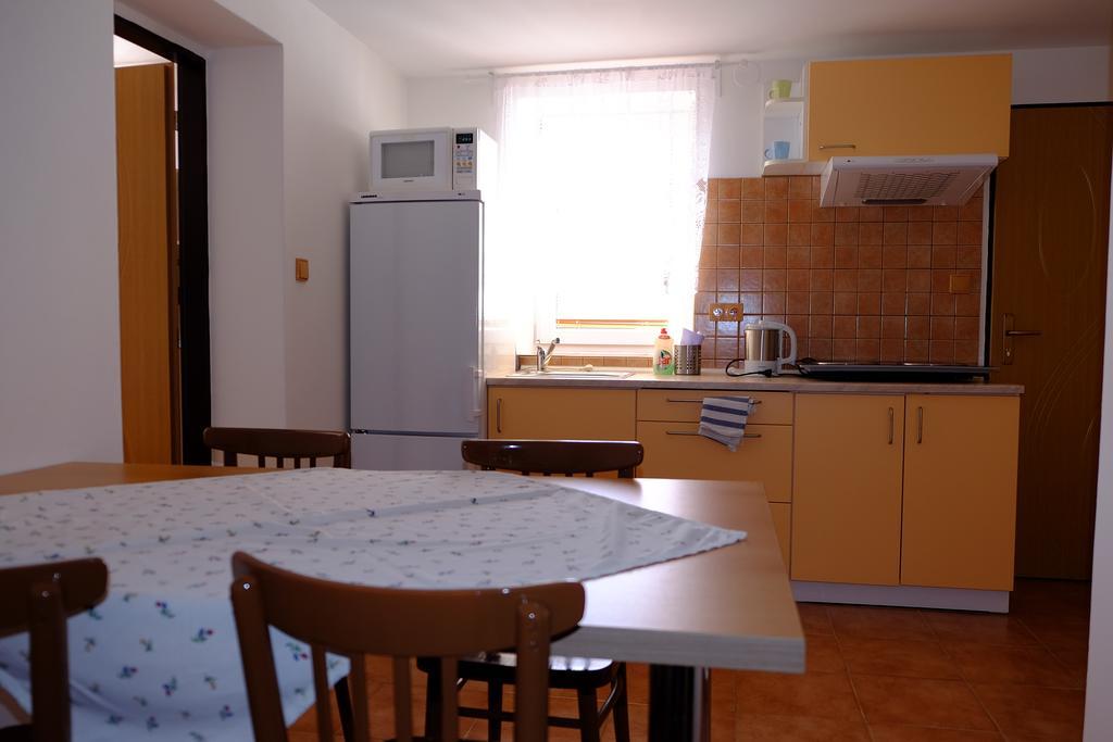 Ubytovani U Maminky Pensionat Lednice Exteriör bild